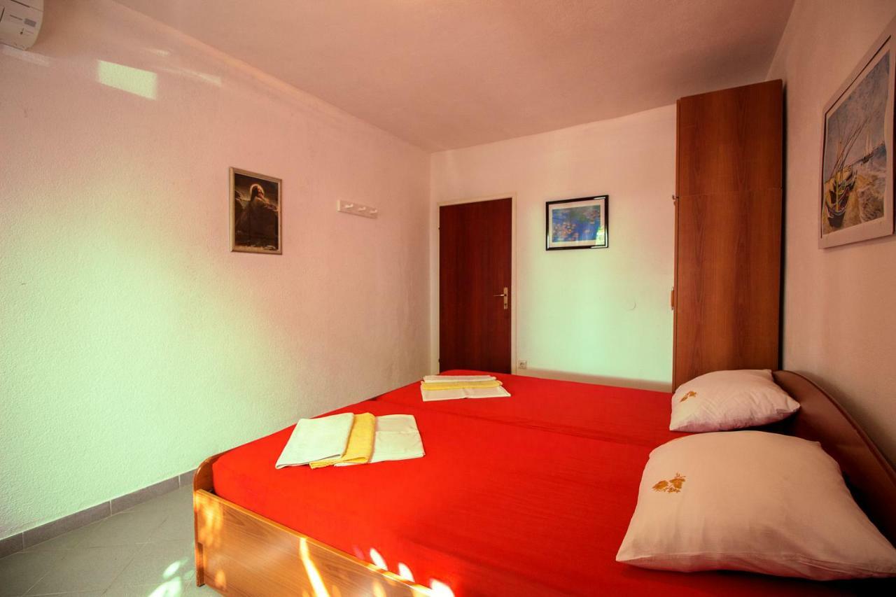 Mrkonjic Branko & Marija Apartmani Omiš Exterior foto
