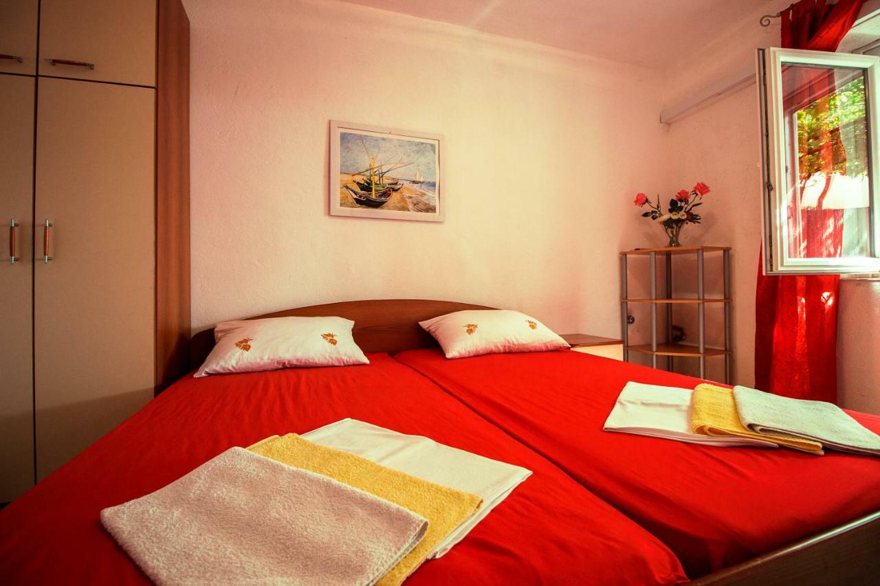 Mrkonjic Branko & Marija Apartmani Omiš Exterior foto