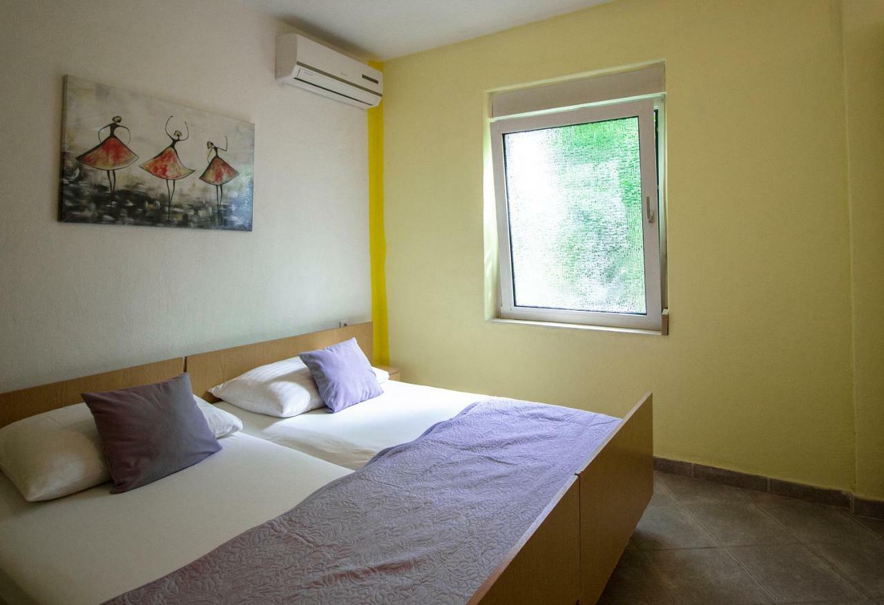 Mrkonjic Branko & Marija Apartmani Omiš Exterior foto