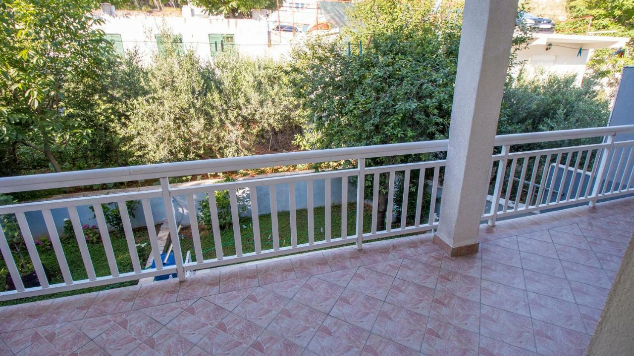 Mrkonjic Branko & Marija Apartmani Omiš Exterior foto
