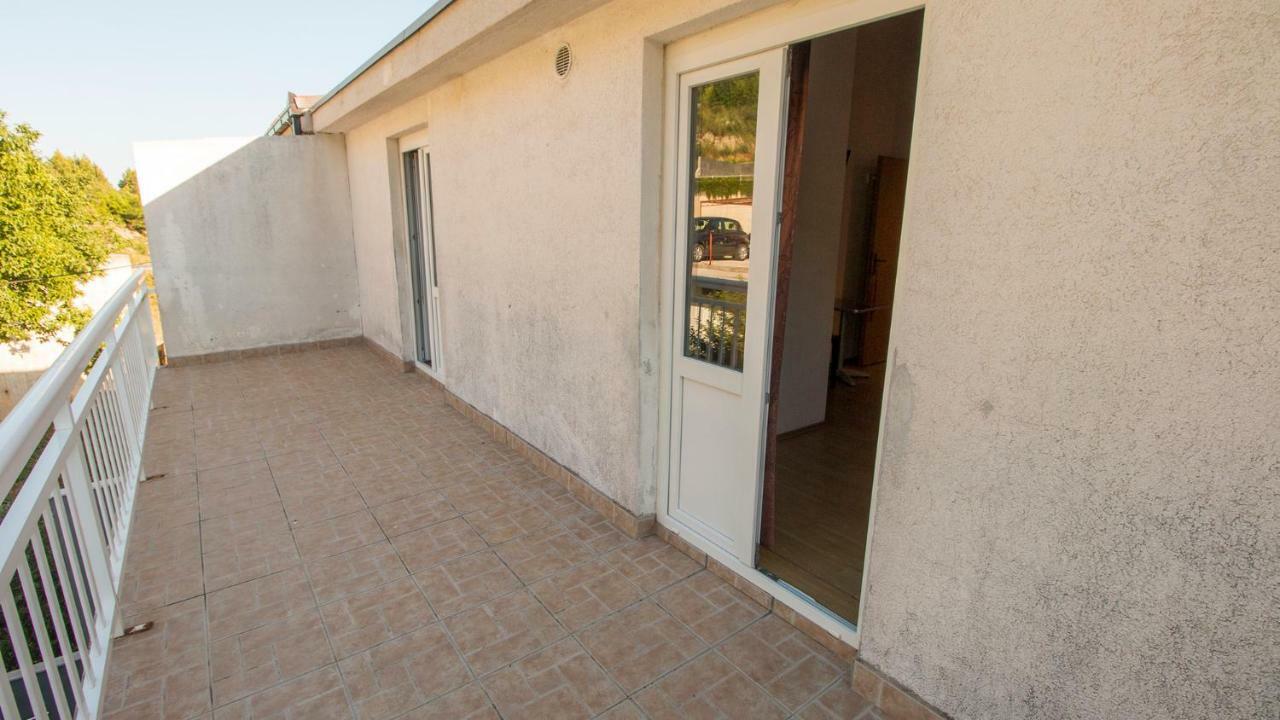 Mrkonjic Branko & Marija Apartmani Omiš Exterior foto