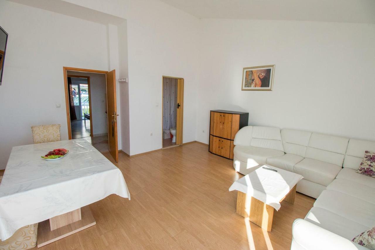 Mrkonjic Branko & Marija Apartmani Omiš Exterior foto