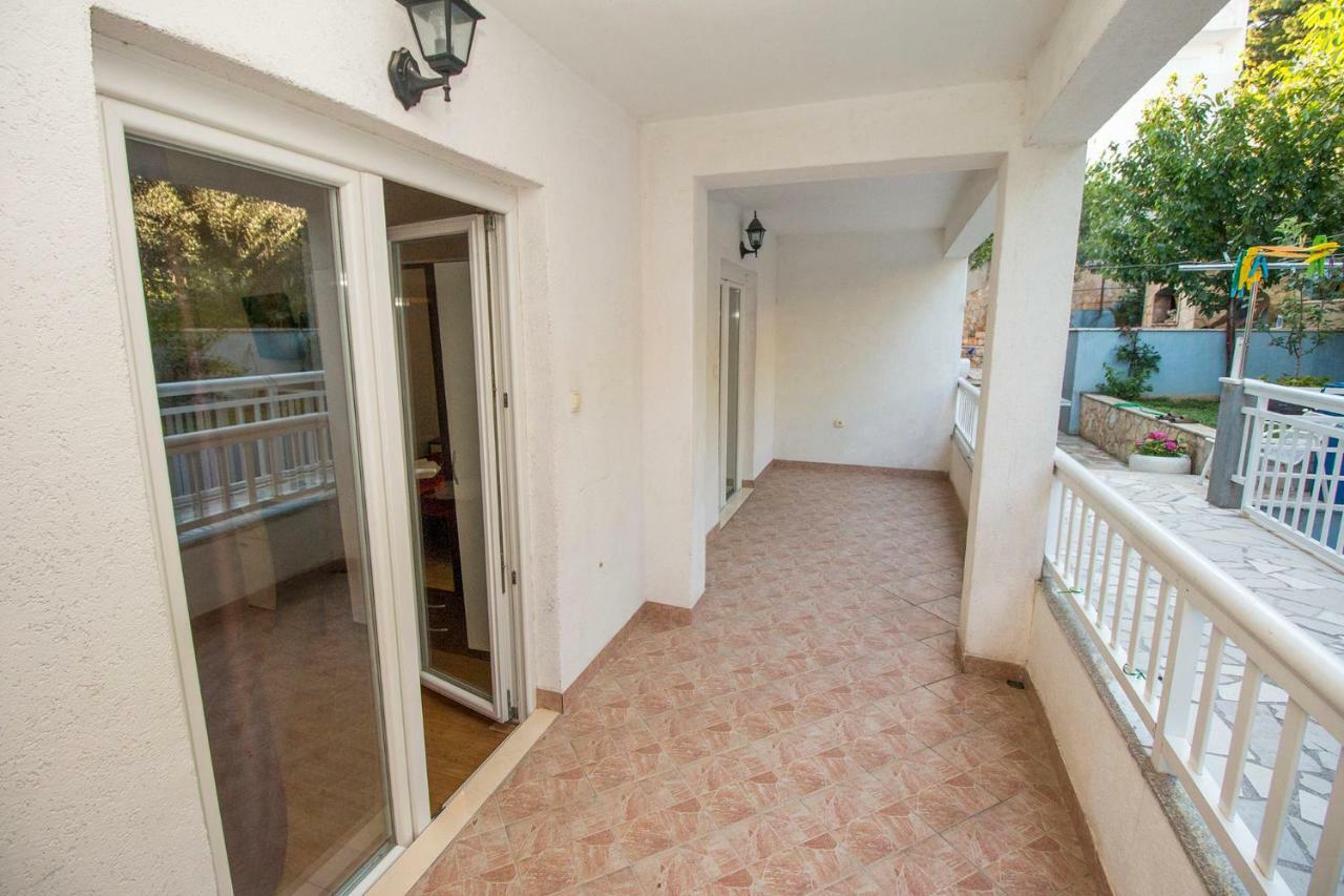 Mrkonjic Branko & Marija Apartmani Omiš Exterior foto