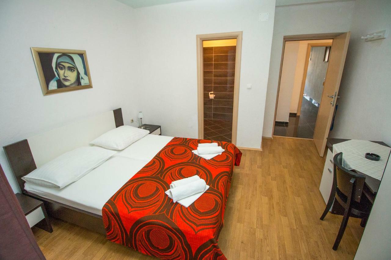 Mrkonjic Branko & Marija Apartmani Omiš Exterior foto