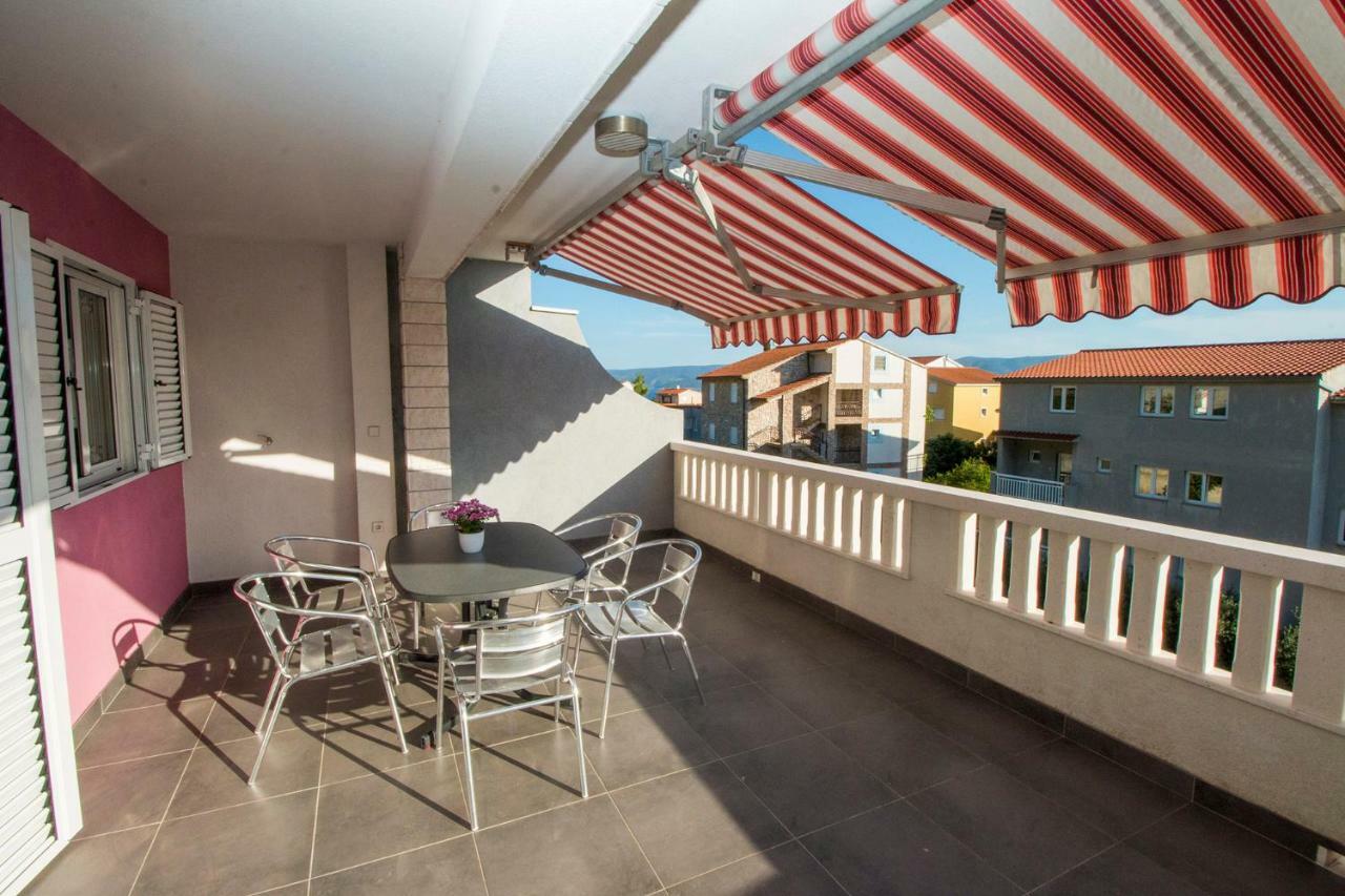 Mrkonjic Branko & Marija Apartmani Omiš Exterior foto